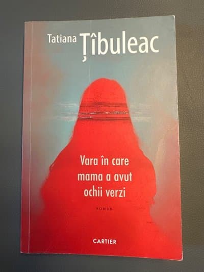 Vara în care mama a avut ochii verzi